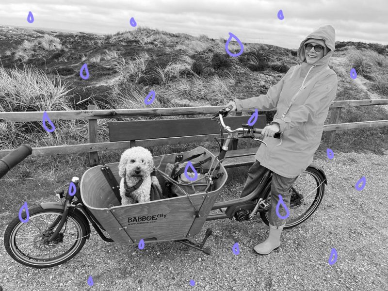 Britta und Cooper auf Sylt im Lastenrad